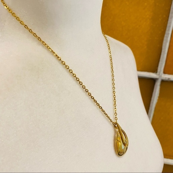Vintage Gold Tone Chain Pendant 18” Long Tear Drop Design - Picture 10 of 15